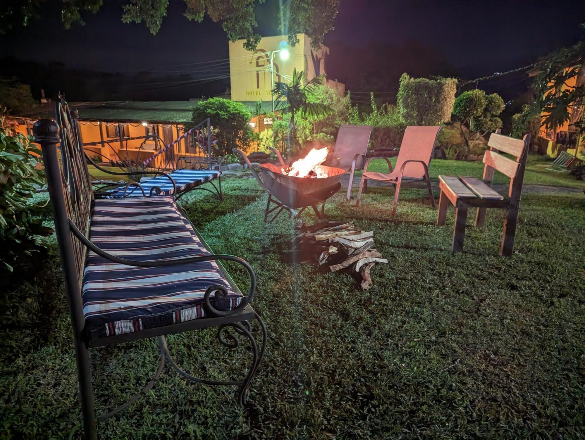 San Lucas Tolimán Hotel Toliman מראה חיצוני תמונה